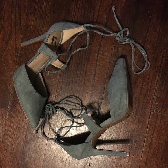 Report Shoes - Report Grey Suede Heels